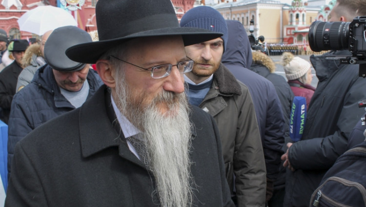 Берл Лазар выразил соболезнования семье ребёнка, убитого в подмосковной школе