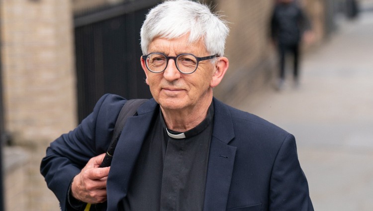 Англиканского священника, обвинившего евреев в терактах 11 сентября, отлучили от церкви