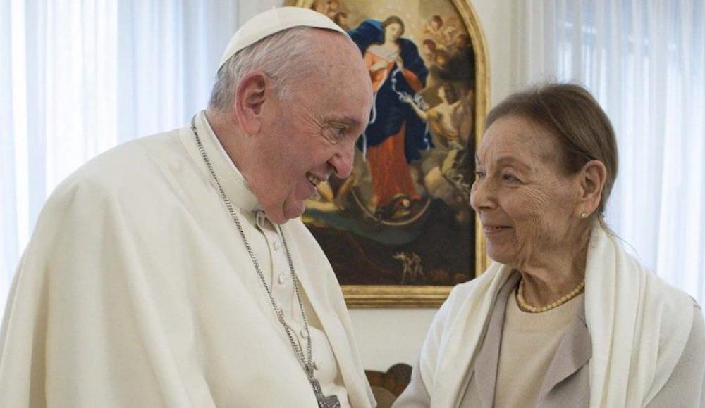 Папа Римский встретился с пережившей Освенцим и Дахау писательницей