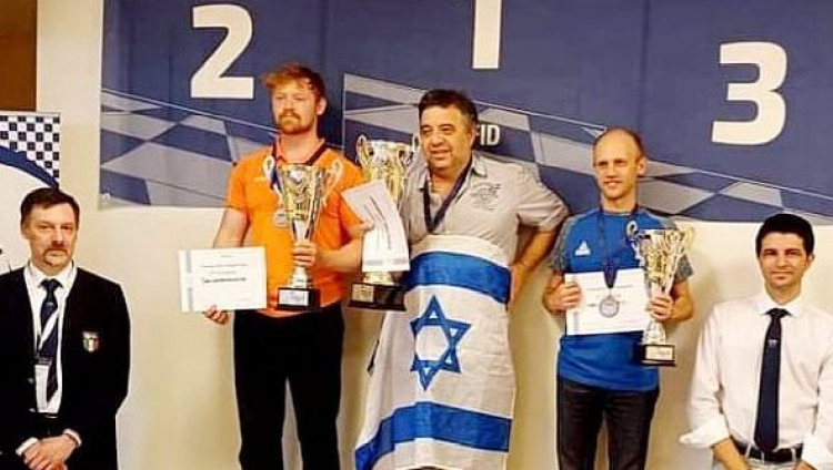 Израильтянин Александр Шварцман завоевал «золото» и «серебро» чемпионата Европы по международным шашкам
