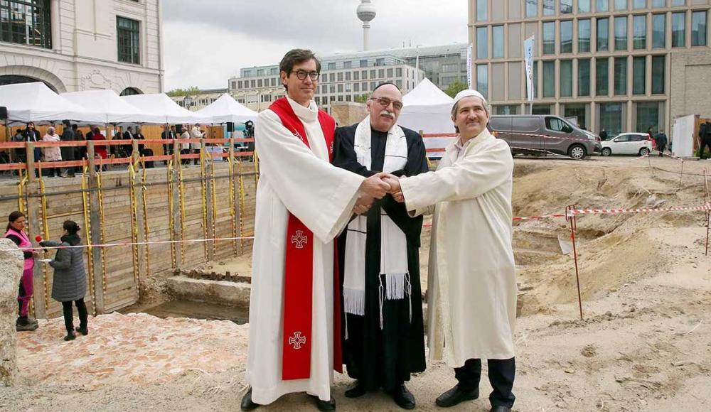 В Берлине началось строительство храма трех религий