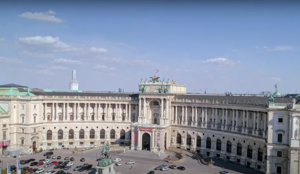 Туристам в Вене откроют доступ к «балкону Гитлера»