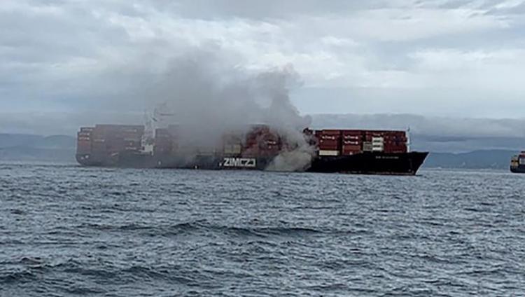Пожар на израильском судне у берегов Канады, экипаж эвакуирован