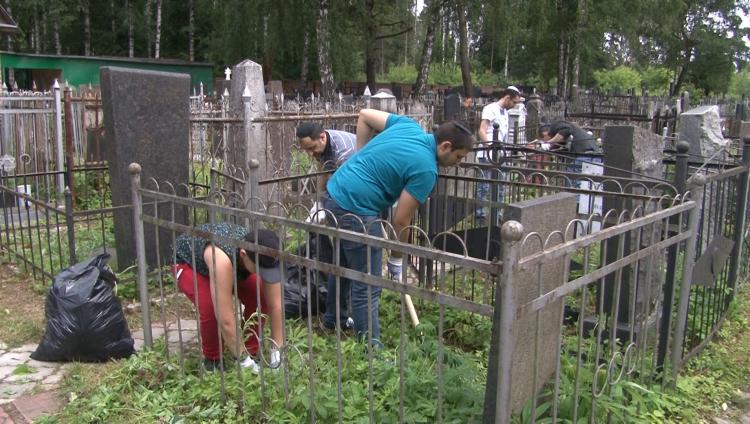 Община горских евреев Москвы провела ежегодную акцию по уборке еврейского кладбища
