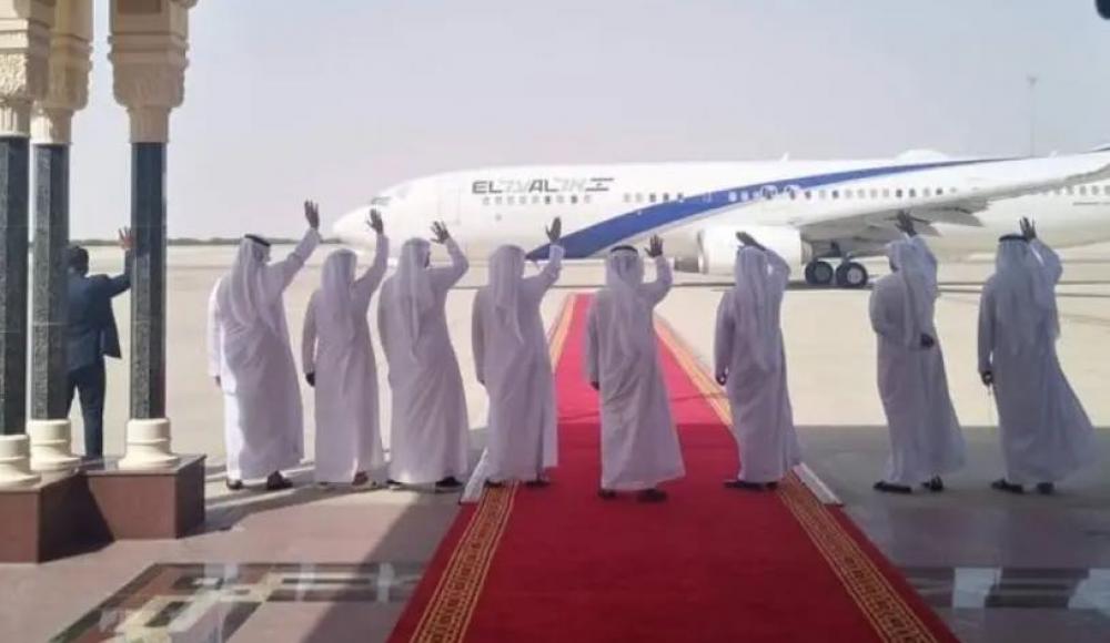В столице Саудовской Аравии впервые приземлился самолет из Израиля