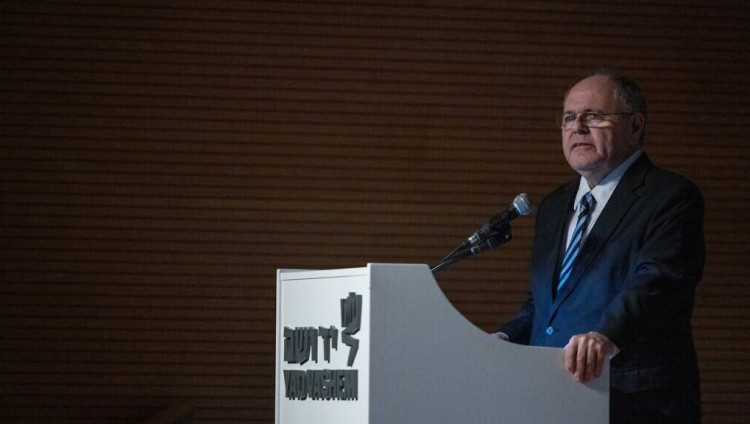 Министр образования Израиля хочет уволить главу «Яд Вашем»: что за этим стоит