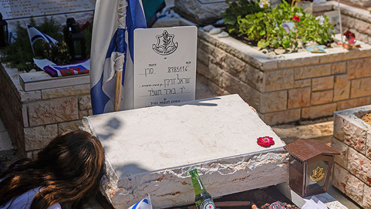 Министр обороны Израиля отменил запрет на надгробную надпись «Г-сподь отомстит за его кровь»