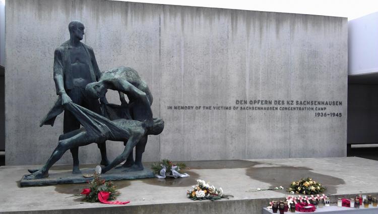 Президент ФРГ почтил память жертв нацизма в мемориальном комплексе Заксенхаузен 
