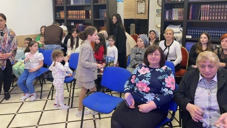 Урок Торы и мастер-класс по созданию мишлоах-манот в московской общине «Шаарей Шамаим»