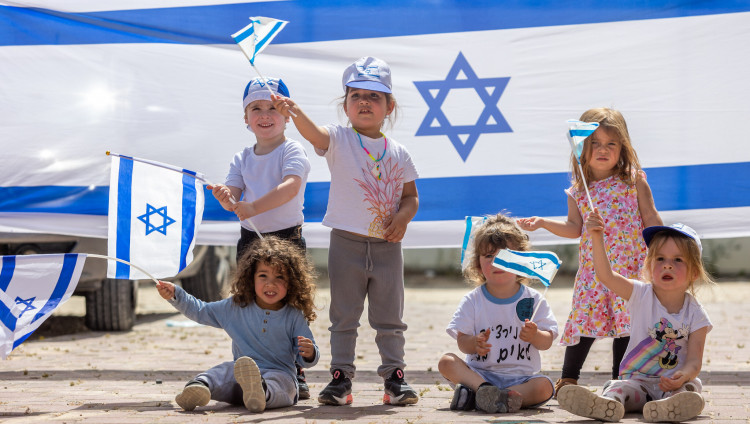 Отчет ЦСБ к Рош-а-Шана: население Израиля приближается к 10 млн человек, 90,2% довольны жизнью