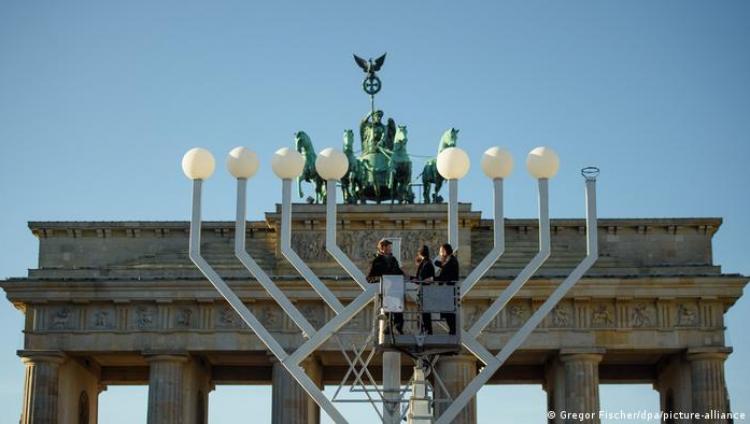 Председатель бундестага назвал еврейскую эмиграцию подарком для Германии