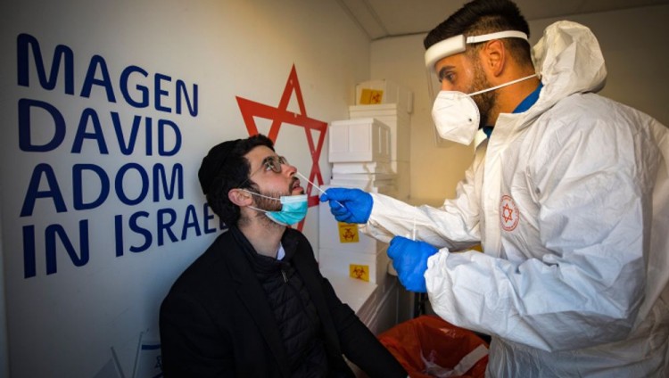 За сутки в Израиле выявлено более 11 тысяч новых больных коронавирусом
