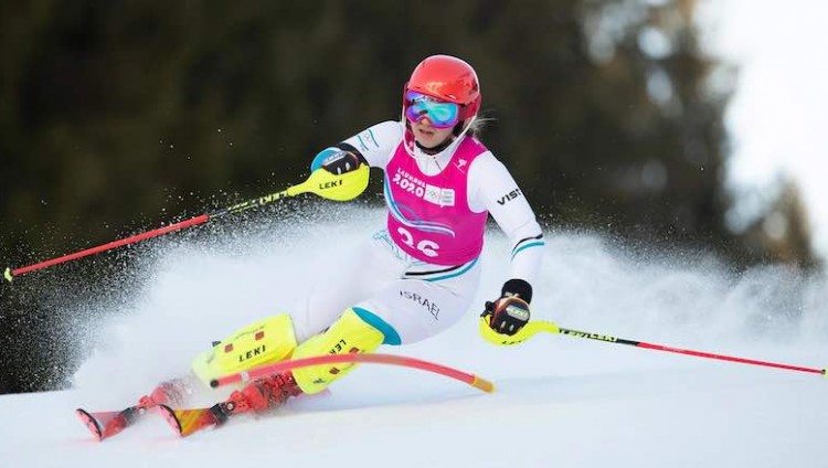 Израильская горнолыжница завоевала серебряную медаль в Италии