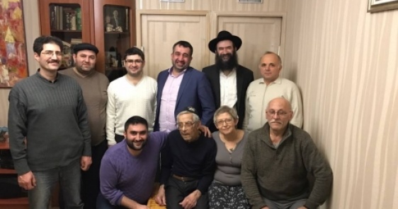 Представители общины горских евреев Москвы навестили ветерана ВОВ