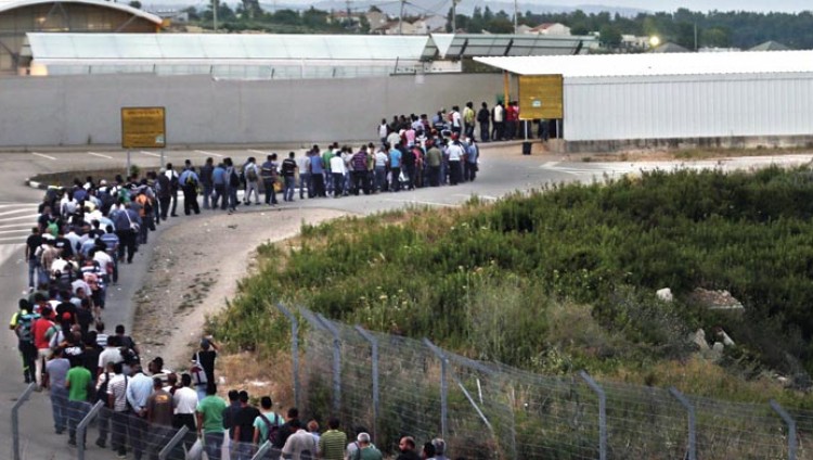 Израиль расширит в полтора раза квоту на въезд палестинских рабочих из Газы