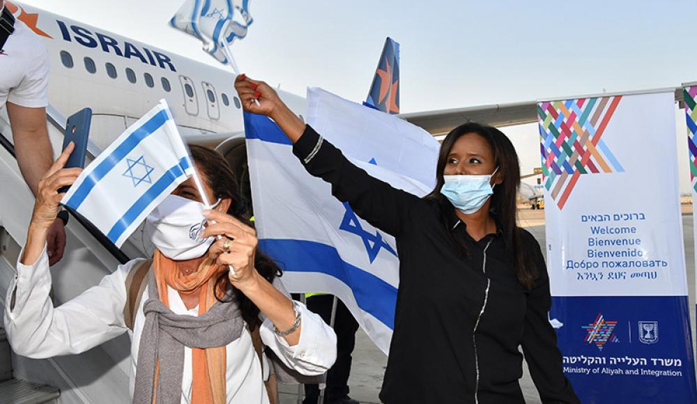 Несмотря на пандемию за год в Израиль прибыли более 20 тысяч репатриантов