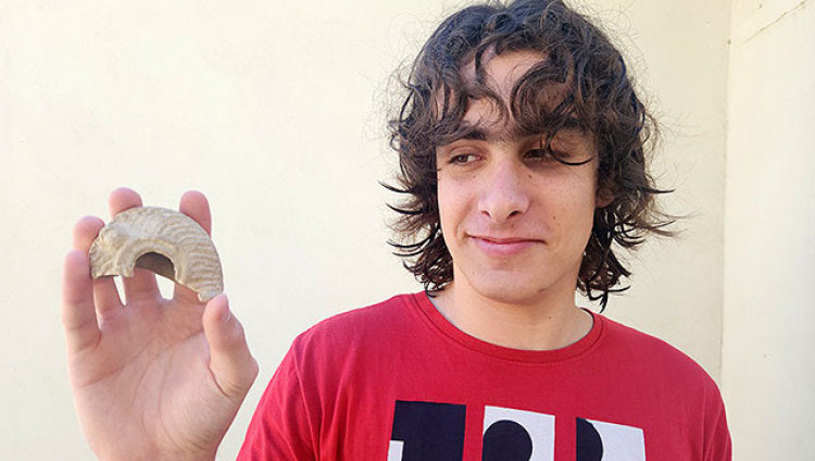 Израильский школьник на экскурсии нашел римскую лампаду возрастом более 1500 лет
