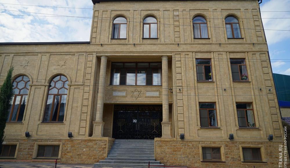 В мечетях, синагогах и церквях Дагестана из-за коронавируса прекращены молитвы