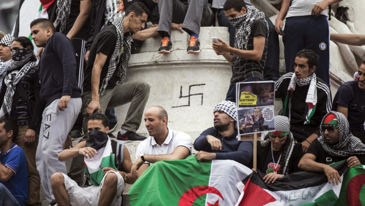 Франция установила антирекорд: более 1500 антисемитских инцидентов за полтора месяца