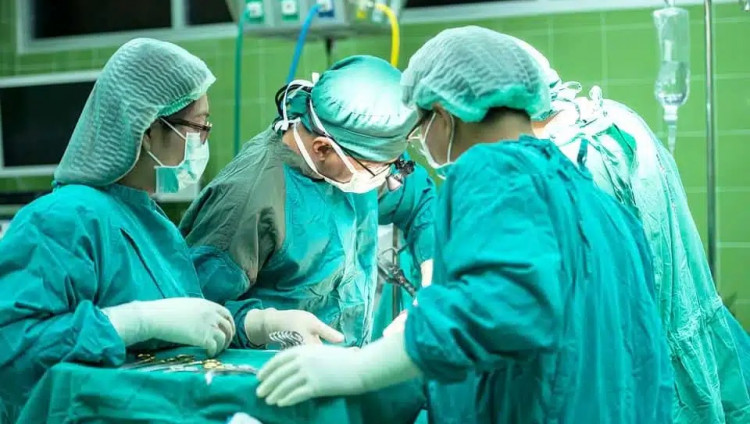 В Израиле девушке с тяжелым пороком сердца провели уникальную операцию