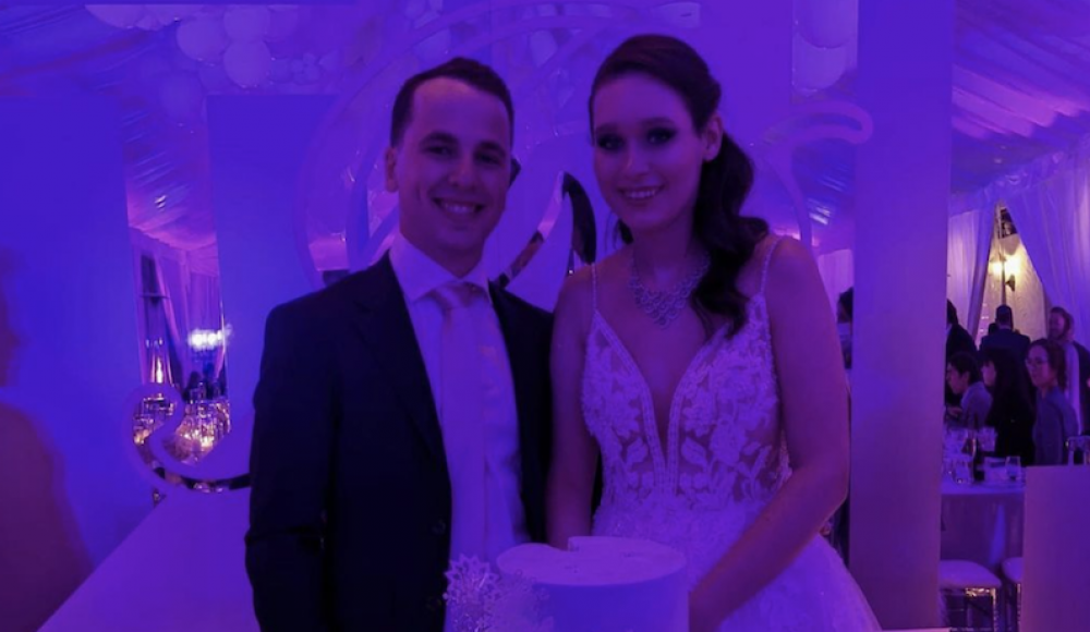 Внучка Кобзона сыграла еврейскую свадьбу с адвокатом из Австралии