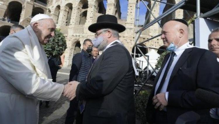 Глава совета раввинов Европы Пинхас Гольдшмидт встретился с папой Римским