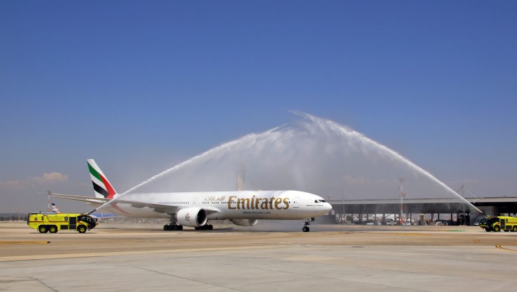 Лайнер авиакомпании Emirates впервые приземлился в Израиле