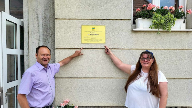 В австрийском городке почтили память врача-еврея, вернувшегося после Холокоста лечить его жителей
