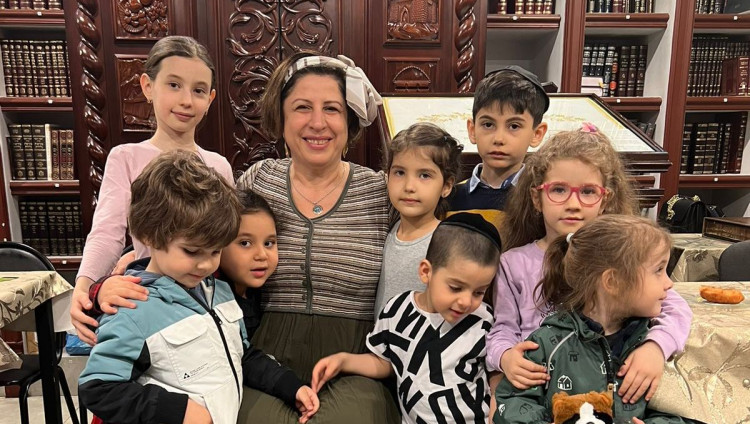 Нателла Ильягуева и ее детский кружок в синагоге на Юго-Западе