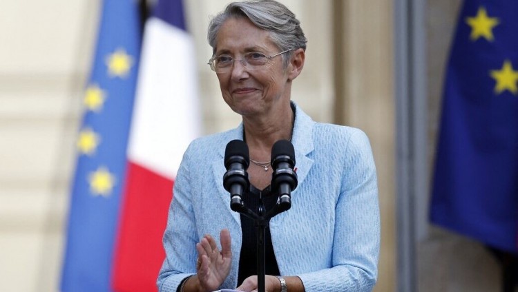Премьер-министром Франции стала дочь пережившего Холокост