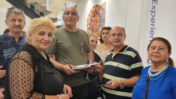 Совместная выставка живописи Рами Меира и азербайджанских ковров открылась в Тель-Авиве