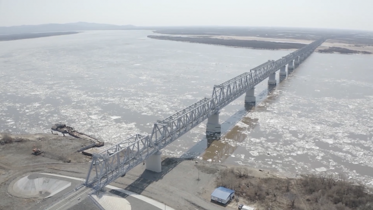 В Еврейской автономной области завершили строительство железнодорожного моста в Китай 