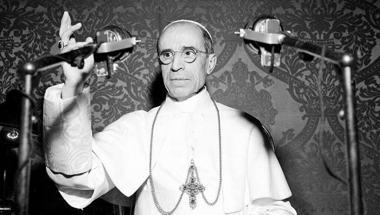 Папа Пий XII не был нейтрален в отношении геноцида евреев