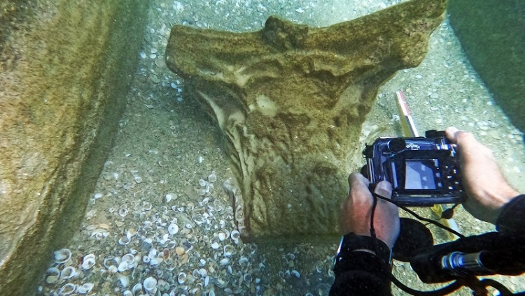 У побережья Израиля найдено 44 тонны мраморных изделий римского периода с затонувшего корабля