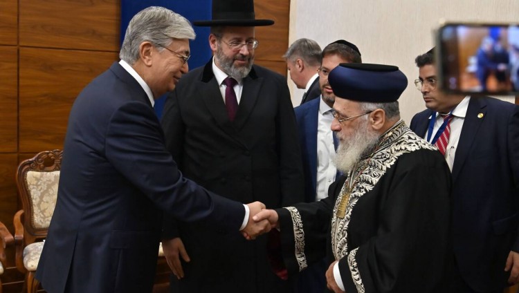 Президент Казахстана встретился с главными раввинами Израиля