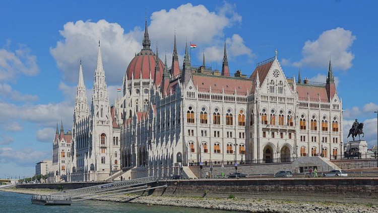 Израиль осудил установку бюста нацистского коллаборациониста в венгерском парламенте