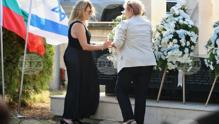 Болгария и Израиль почтили память жертв теракта в аэропорту Бургаса 12 лет назад