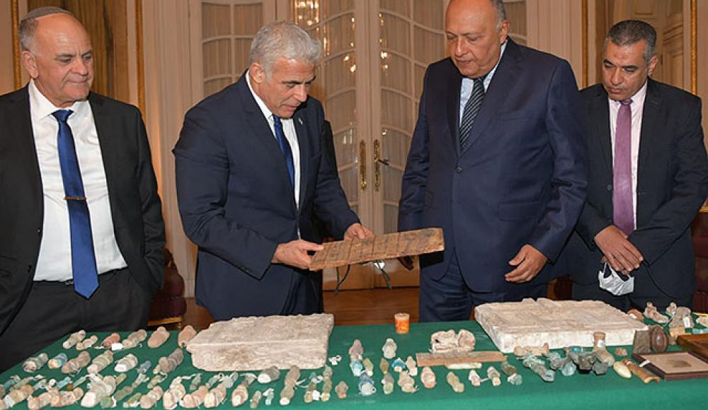 Израиль передал Египту 95 древних артефактов, вывезенных контрабандистами