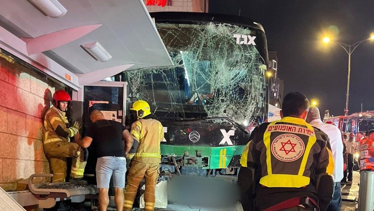 Авария в Иерусалиме: автобус вылетел на тротуар, три человека погибли
