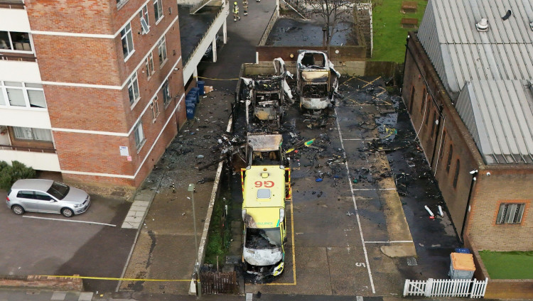 Британские власти передали «Ацале» 4 машины скорой помощи взамен сожженных антисемитами