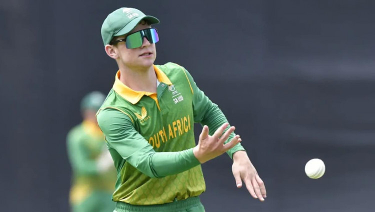 Капитан сборной ЮАР по крикету отстранен от должности из-за высказываний в поддержку Израиля