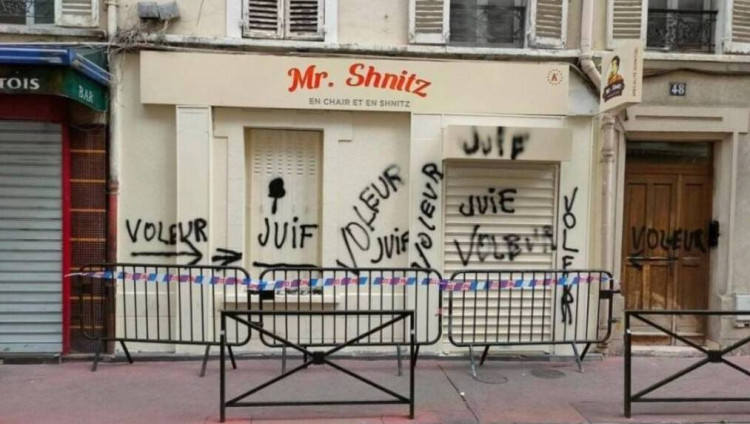 Антисемитские граффити появились на популярной кошерной закусочной недалеко от Парижа