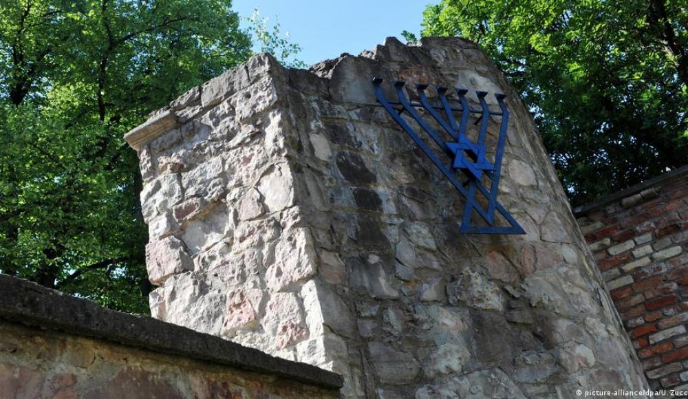 В Латвии почтили память жертв массового убийства евреев в 1941 году