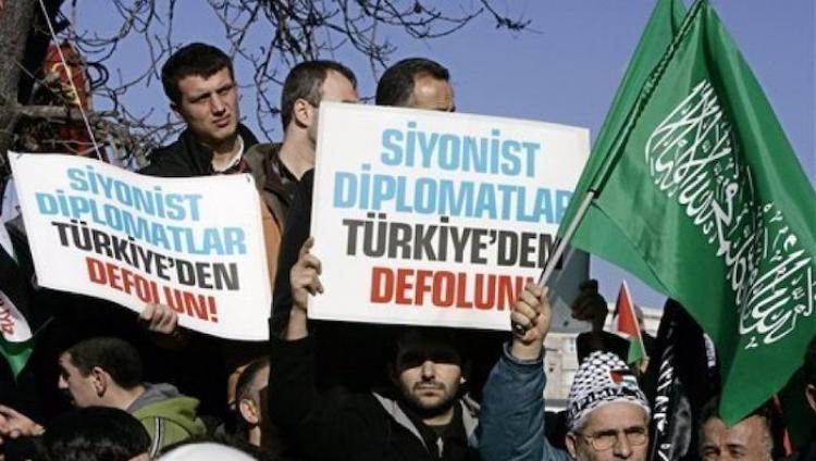 Турцию захлестнул антисемитизм