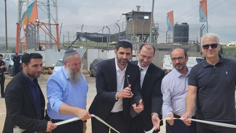 Израиль открыл антенну сотовой связи в Иудее