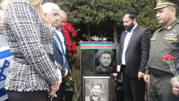 В Баку почтили память Национального героя Азербайджана Альберта Агарунова