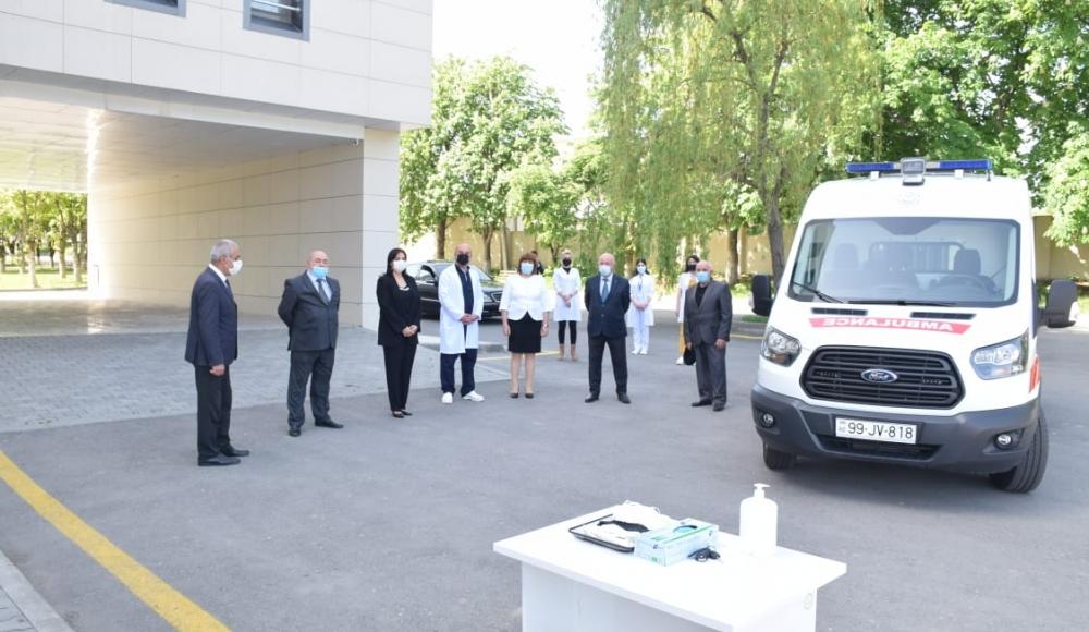 Азербайджан благодарит Года Нисанова за подаренные машины скорой помощи 