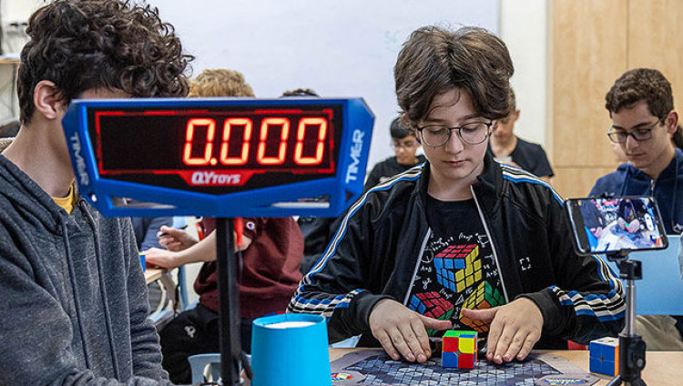 Установлен новый рекорд Израиля в соревнованиях по «Кубику Рубика»