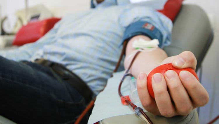 MDA не хватает крови: израильтян призвали стать донорами