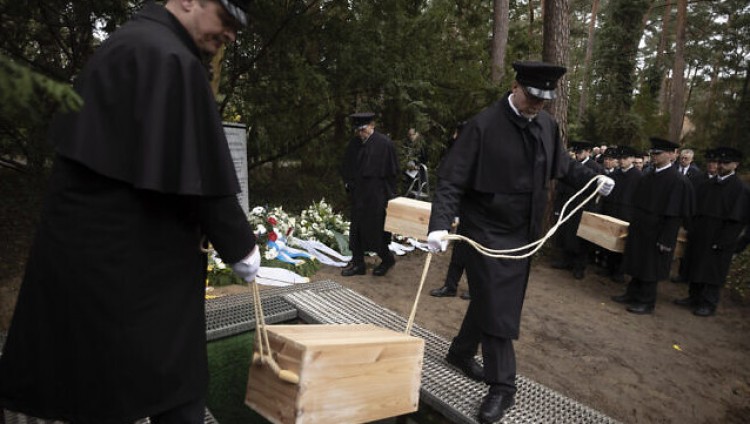 В Берлине перезахоронили человеческие кости, найденные на месте бывшего Института евгеники и антропологии